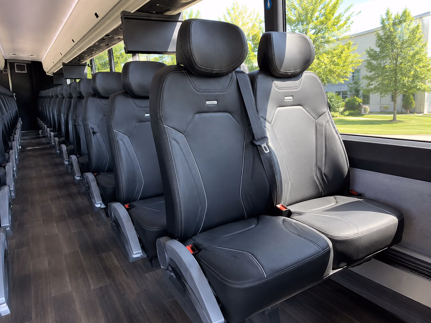 minneapolis long distance transportation onboard seating